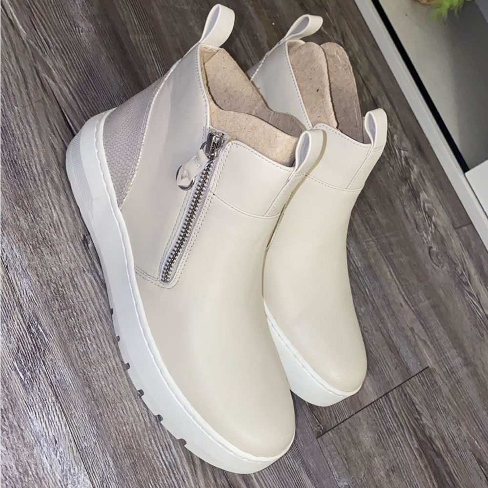 VIONIC BRINKLEY SNEAKER BOOTIE/BOOT CREAM